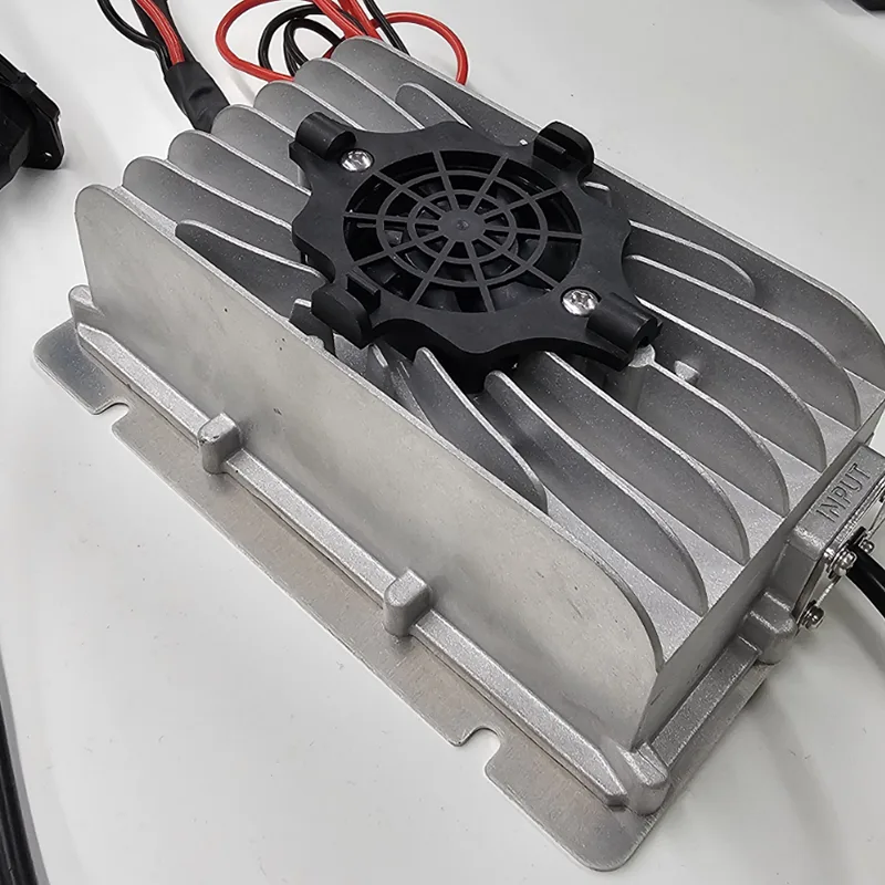 Încărcător rapid exclusiv pentru cărucior de golf de mare putere de 600 W